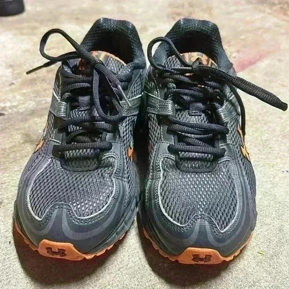 Under Armor trail| running/athletic shoes Size 6 | orange and toccoa gray unisex - Picture 5 of 11